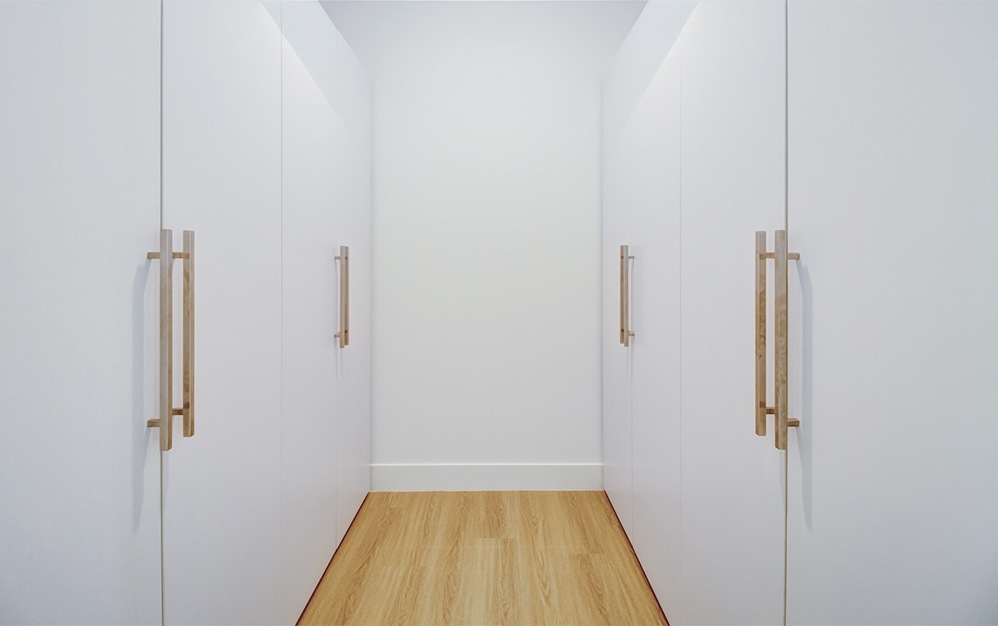 3 Bed 2.5 Bath Townhome + Den - 3 bedroom floorplan layout with 2.5 bathrooms and 2291 - 2399 square feet (Closet)